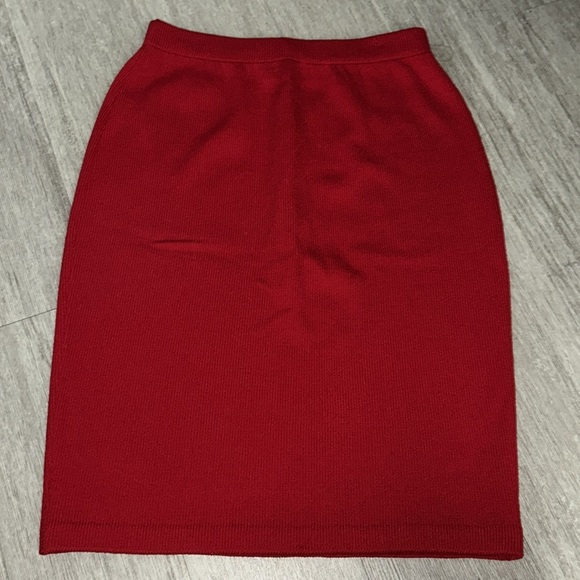 St. John Collection red Skirt Knee Length Knit material - Picture 10 of 10